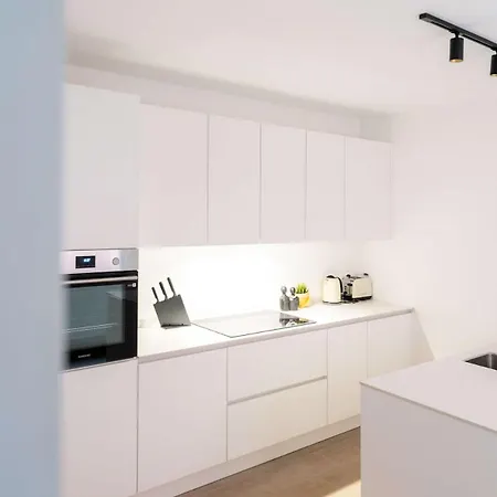 Apartment Spacious Getaway For 8 In Antwerp